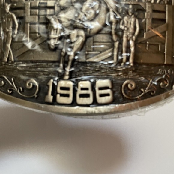 Pendleton Roundup 1986 ADM Award Design Solid Brass Vintage Belt Buckle Wrapped - Picture 5 of 10